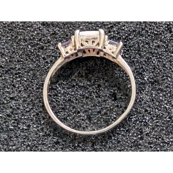 Sterling Silver Ring With Opal Center Stone & Amethyst Side Stones Size 8.5 - Picture 2 of 4